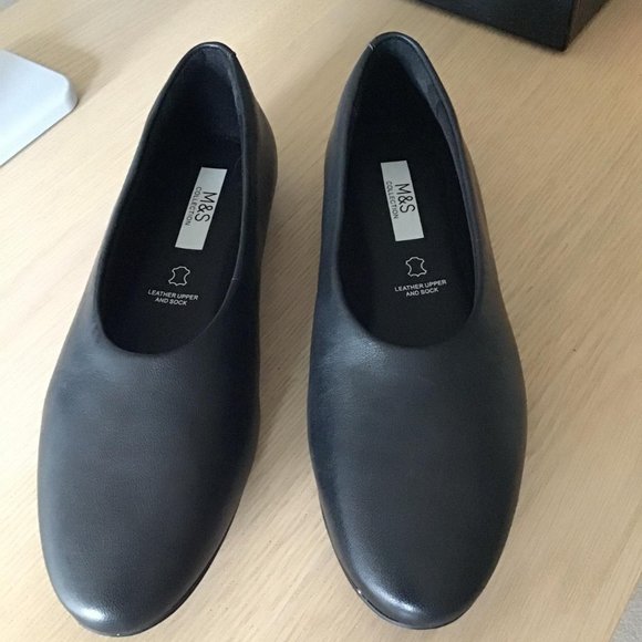 Genuine leather black ballet flats by M&S (Marks & Spencer) UK/Size 37/6 AU - Picture 2 of 6